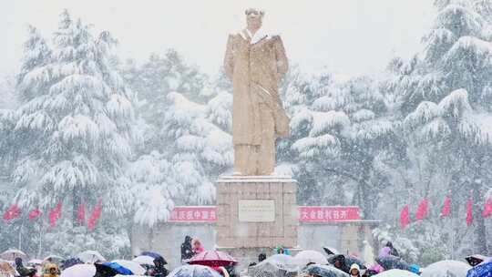 长沙下雪湖南大学岳麓书院升格慢镜头