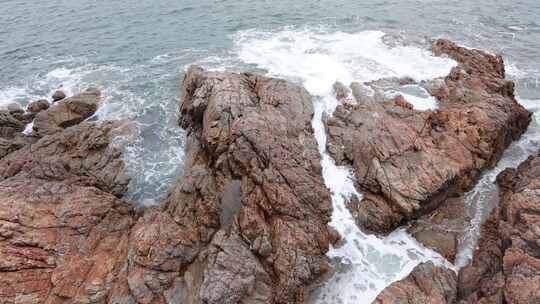 深圳海岸线-大梅沙礁石风起浪涌