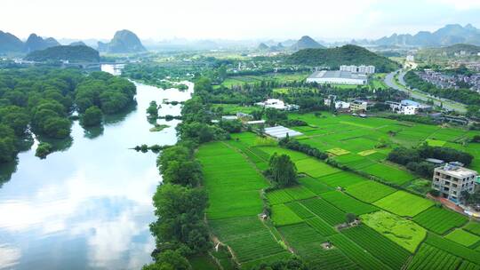 桂林漓江两岸山水风光