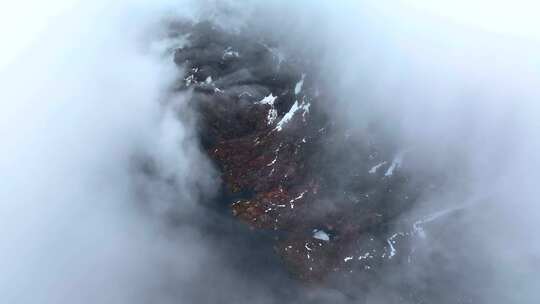 4K航拍挪威罗弗敦群岛云雾下的风光