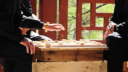 【原创实拍】下象棋的大爷视频素材模板下载