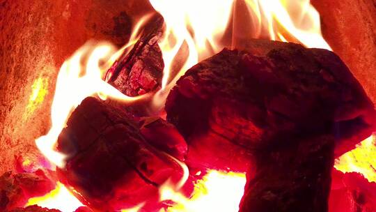 4K火炉取暖-木炭烧火烧炭火焰单镜头视频素材模板下载