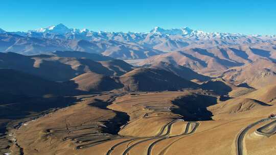 西藏珠峰加乌拉山口108拐