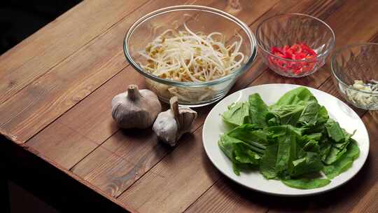 爽口下饭的家常小炒菜小白菜炒豆芽