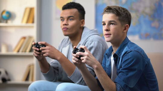 青少年玩电子游戏成瘾视频素材模板下载