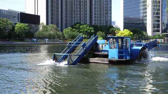 天津海河垃圾清理船清理水草 生态治理