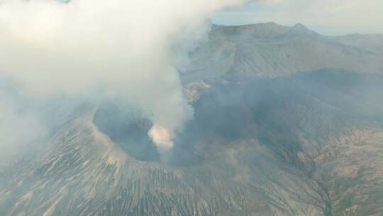 航拍Bromo火山云海