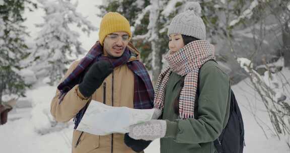 徒步旅行者，雪，地图，导航