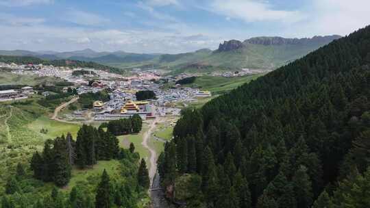 高山峡谷郎木寺发现式航拍