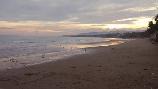 海边沙滩日落小女孩空境