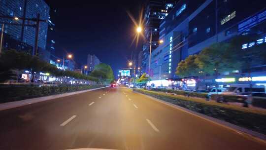 城市夜晚马路开车第一视角空镜头视频素材模板下载