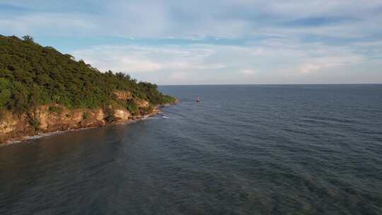 广西北海冠头岭灯塔蓝天白云航拍