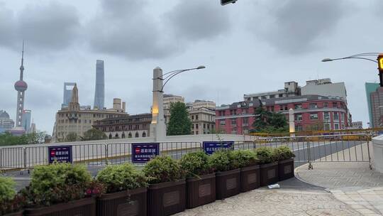 上海封城中的封闭桥视频素材模板下载
