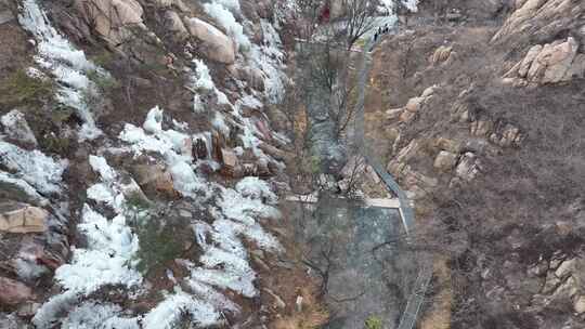 泰山九女峰峡谷冰瀑