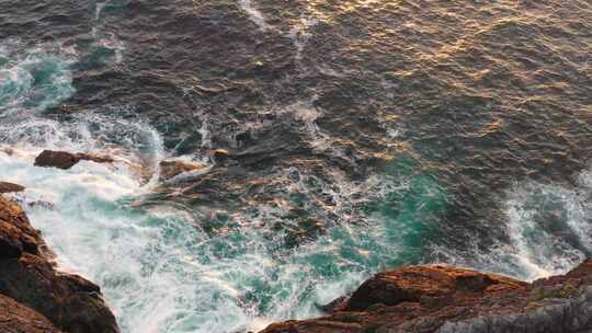 海，波浪，悬崖，草