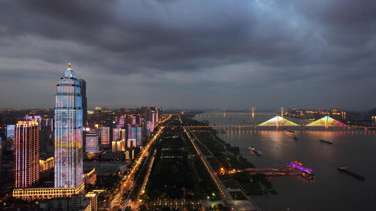 航拍武汉城市夜景江景地标天际线高楼灯光秀