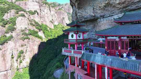 航拍福建漳州平和灵通岩悬空寺青云寺