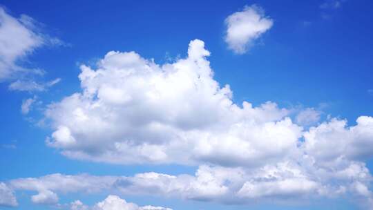 云朵延时天空蓝天白云夏日晴朗天空云层流动视频素材模板下载