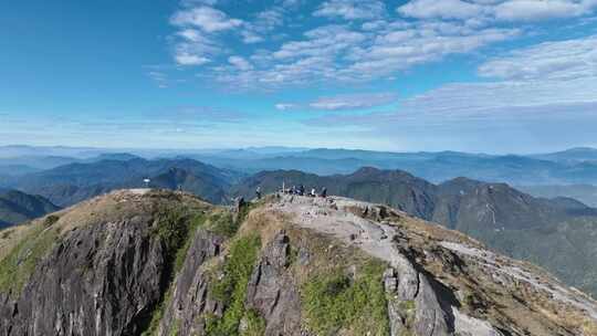 悬崖峭壁大好河山