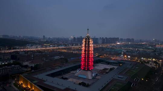 航拍夜幕下的南京大报恩寺景区