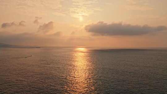 大海早晨日出海面航拍暖调朝霞