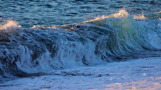 海浪沙滩海浪拍打沙滩航拍旅拍素材潮汐