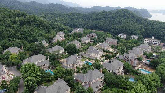 航拍浙江杭州桐庐县城江边风景