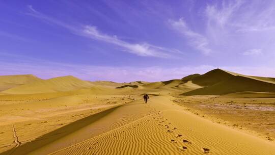 新疆沙丘沙漠天空蓝天白云