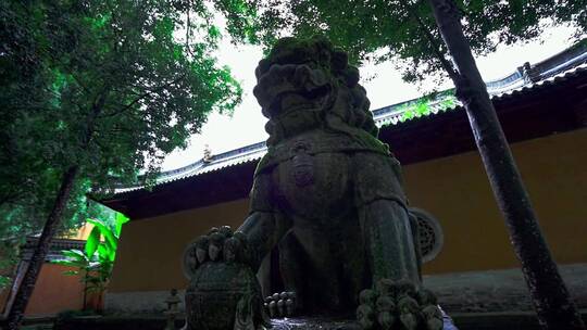 寺庙里的石狮