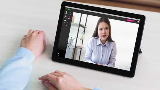 视频会议虚拟面试商务女性视频素材模板下载