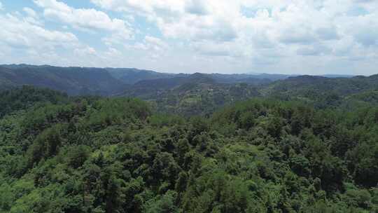 大山、乡村与高速路