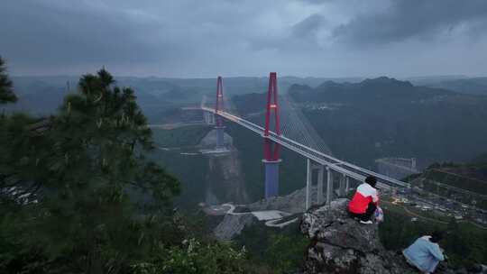 龙里河大桥山顶自拍