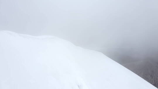 西藏拉萨当雄廓琼岗日雪山洛堆峰登山