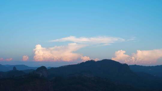 山峰日落延时光影变化晚霞武夷山唯美风景