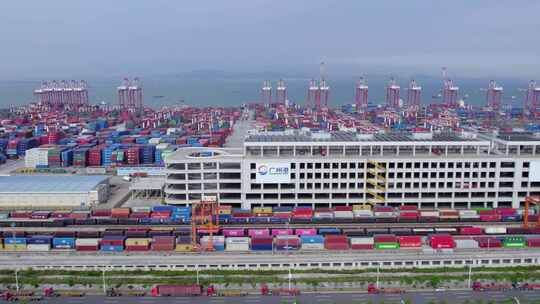 2023广州港南沙港码头集装箱