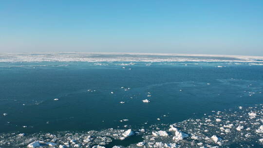 大连结冰的大海壮观航拍
