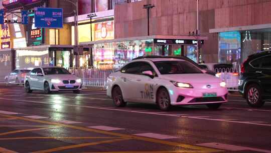 长沙夜晚夜景汽车车辆车流交通市区街道街景