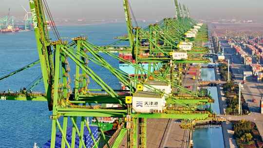 4K天津港码头集装箱物流货运海洋运输
