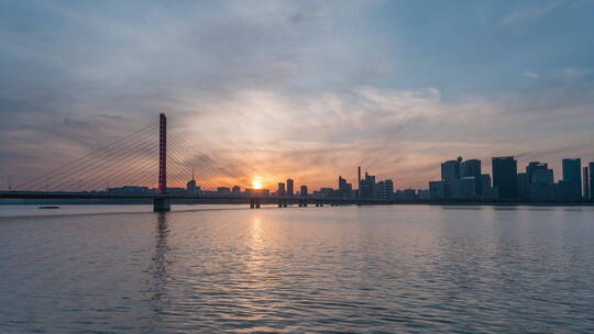 杭州钱塘江西兴大桥日转夜延时