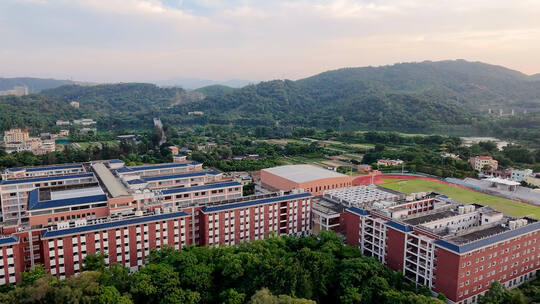 学校园建筑及周边环境俯瞰