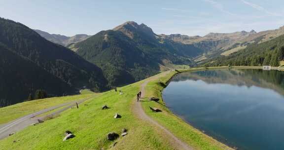 山，自行车手，湖，山