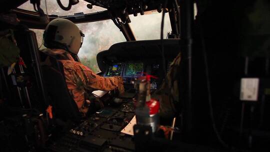 国民警卫队驾驶Uh60视频素材模板下载