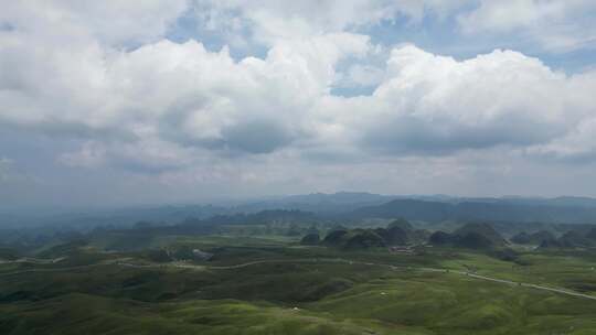 贵州山川阿西里西草原白云蓝天 