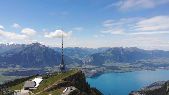 山顶电视塔与山水全景