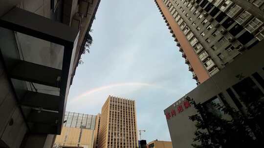 西安美丽的雨后彩虹