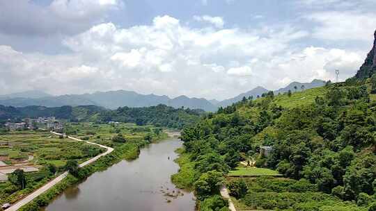 山河乡村道路云彩山峰