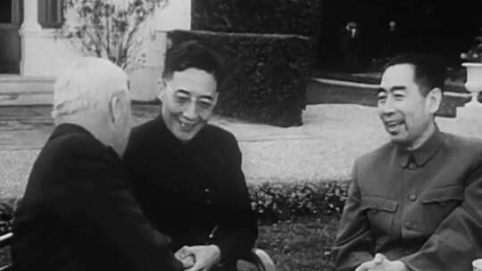 1954年 周恩来会见卓别林