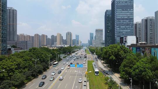 武汉光谷现代城市有轨电车航拍