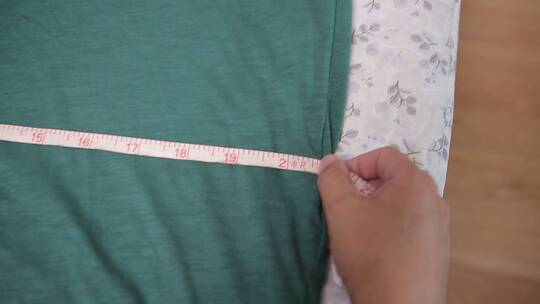 大码衣服减肥成功对比量腰围视频素材模板下载
