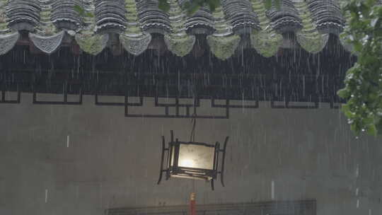 唯美屋檐雨滴  古建筑屋檐下雨  意境水滴